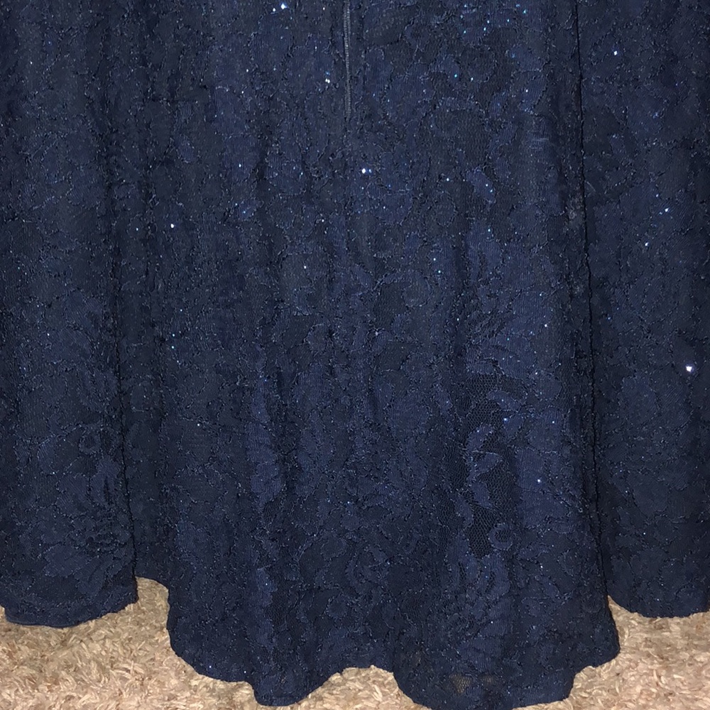 Beautiful 🤩 Juniors lace off the shoulder midi dress 👗 - Picture 12 of 14